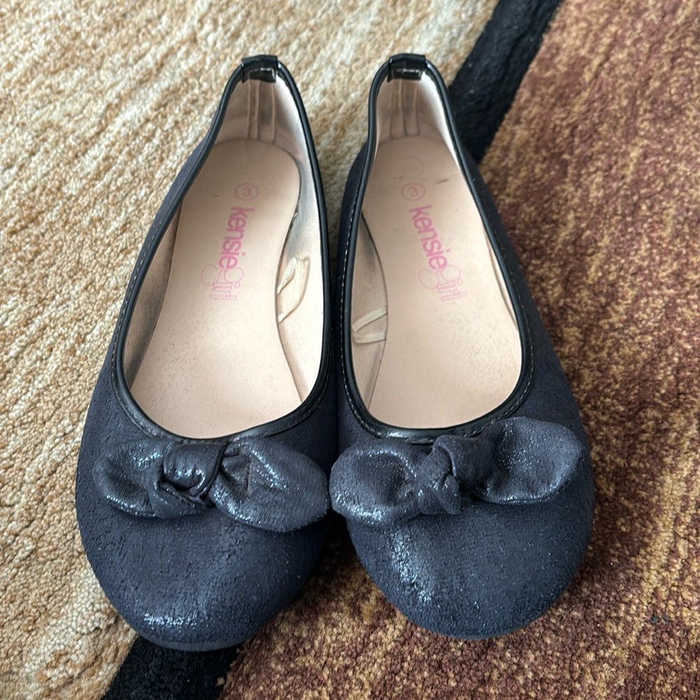 Black flats size 3